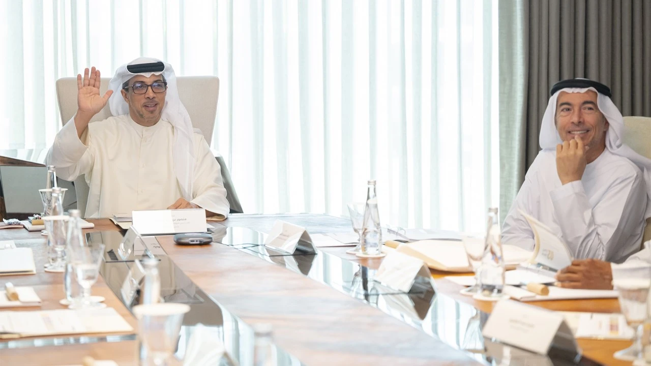 منصور بن زايد يتولى رئاسة اجتماع مجلس إدارة جهاز الإمارات للاستثمار